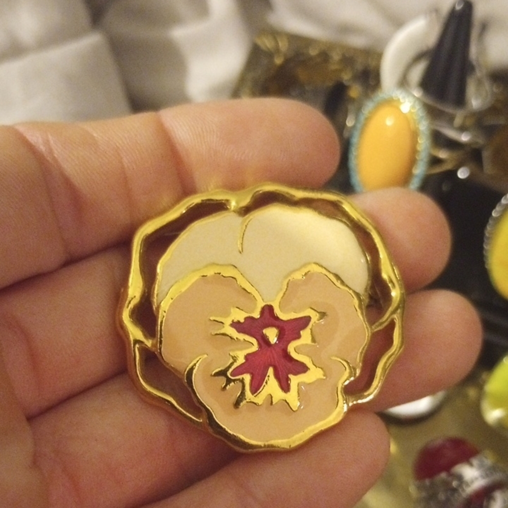 Vintage Avon Pansy Brooch, Pink Shades, EUC